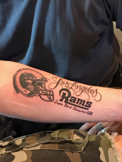 Aficionado se tatúa en el antebrazo que los Rams ganarán el SB LIII 