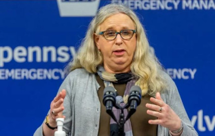 Nombra Joe Biden a mujer transgénero como subsecretaria de Salud