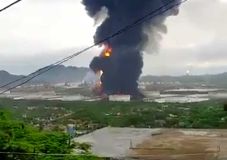 Registran incendio en refinería de Salina Cruz, Oaxaca