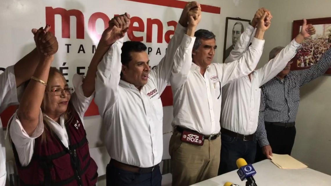 Entregan constancia a Lalo Gattas para buscar la alcaldía de Victoria