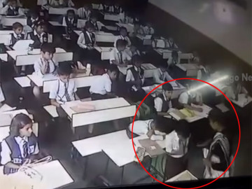 Maestra cachetea por tres minutos a alumno 