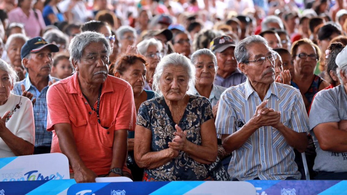 Entrega CDV apoyos del programa “Bienestar para Personas Mayores”