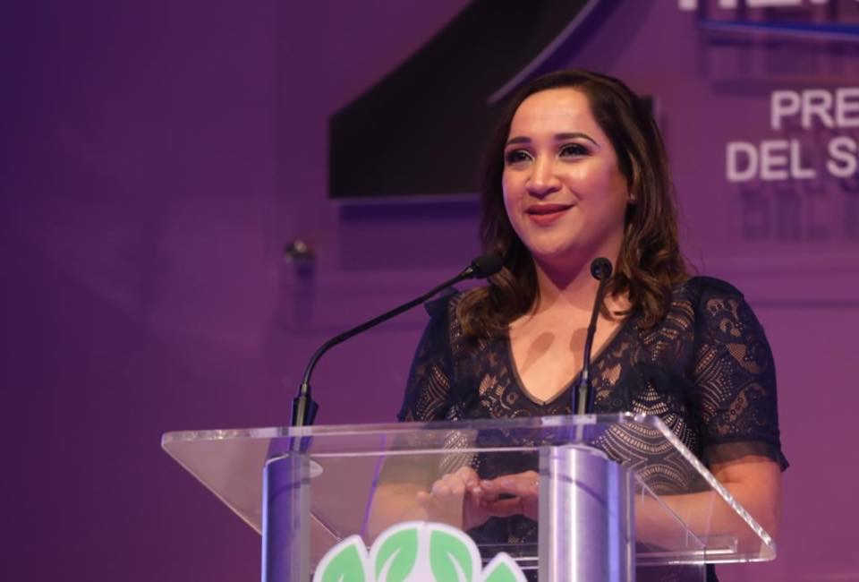 Rinde Adriana Herrera Zarate 2do informe de actividades del DIF