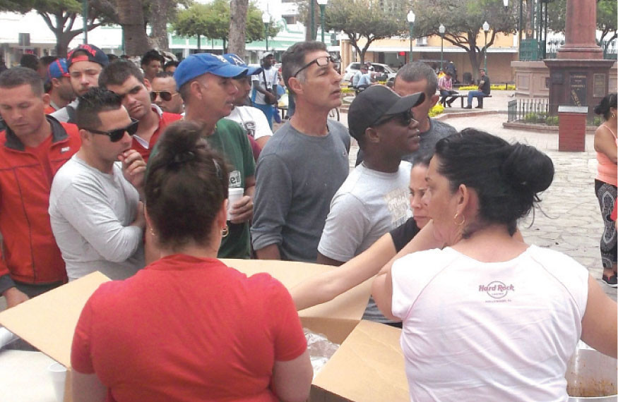 Más de 450 cubanos varados en Nuevo Laredo