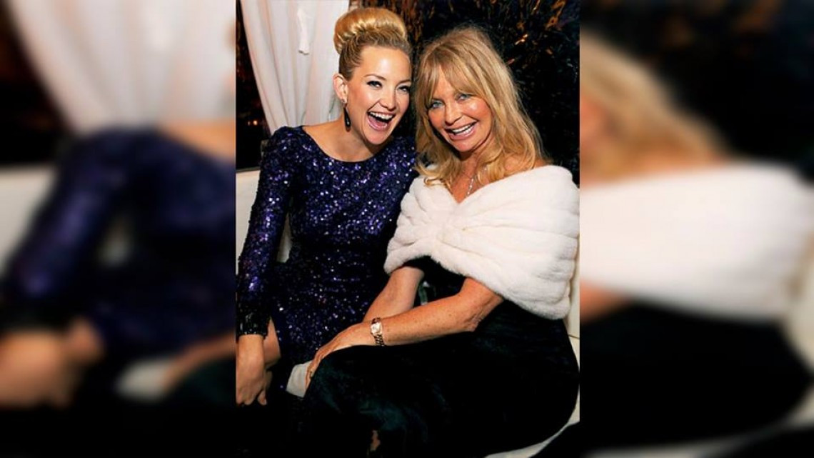 Kate Hudson y Brad Pitt, madre de ella revela que sí tienen romance