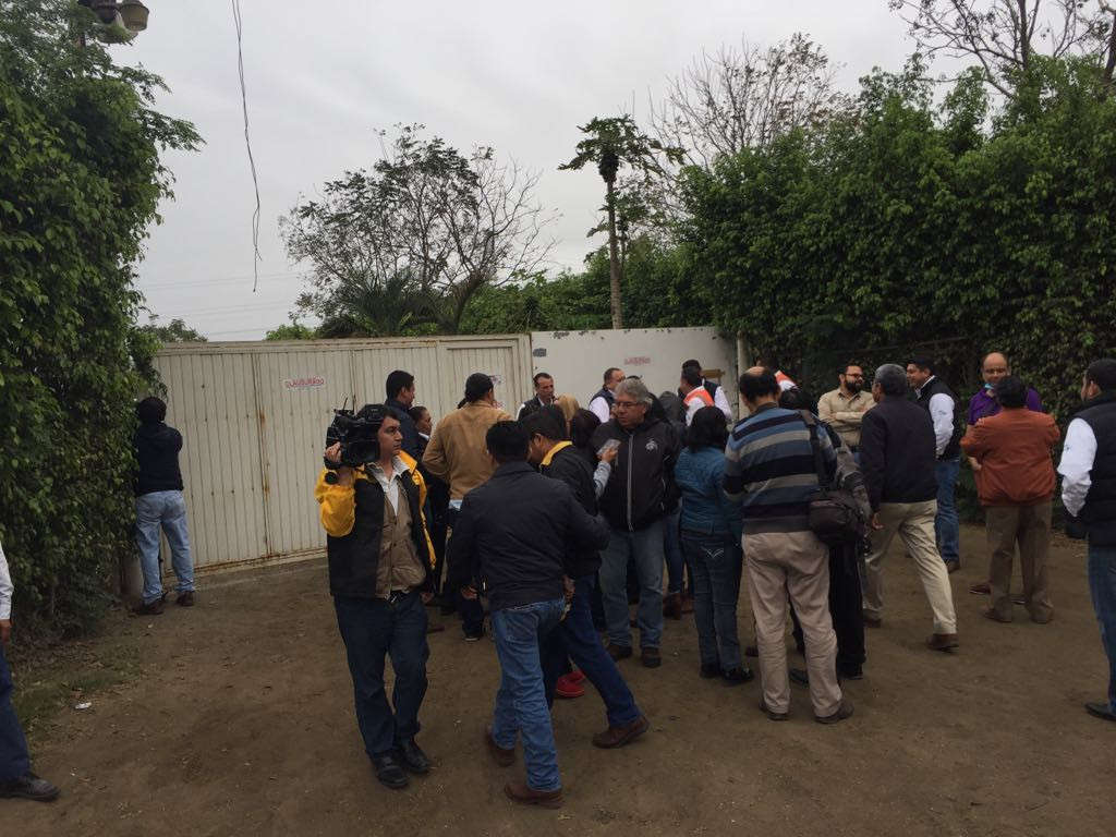 Autoridades inspeccionan empresa tersa tras incendio