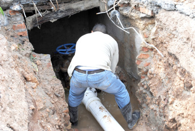 Restablece COMAPA suministro a colonias del sector Oriente