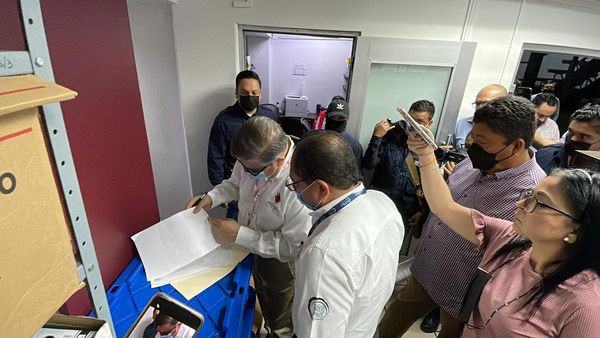 Reporta alcaldesa de Nuevo Laredo cateo de la FGJT a las oficinas de Tesorería