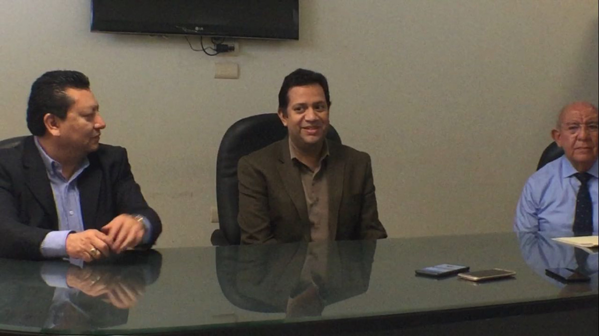 Concientizan a jóvenes de preparatoria sobre el rol de las marcas comerciales