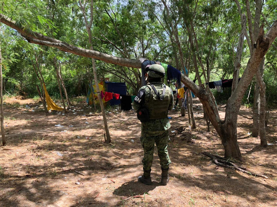 Vigilara GN cinco kilómetros del río Bravo 