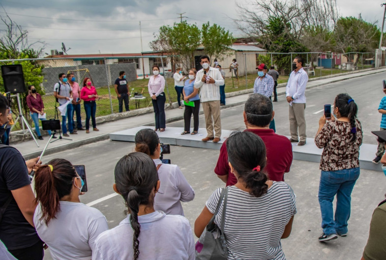 “No aflojaremos el paso; seguiremos atacando el  rezago en infraestructura educativa”: Mario López