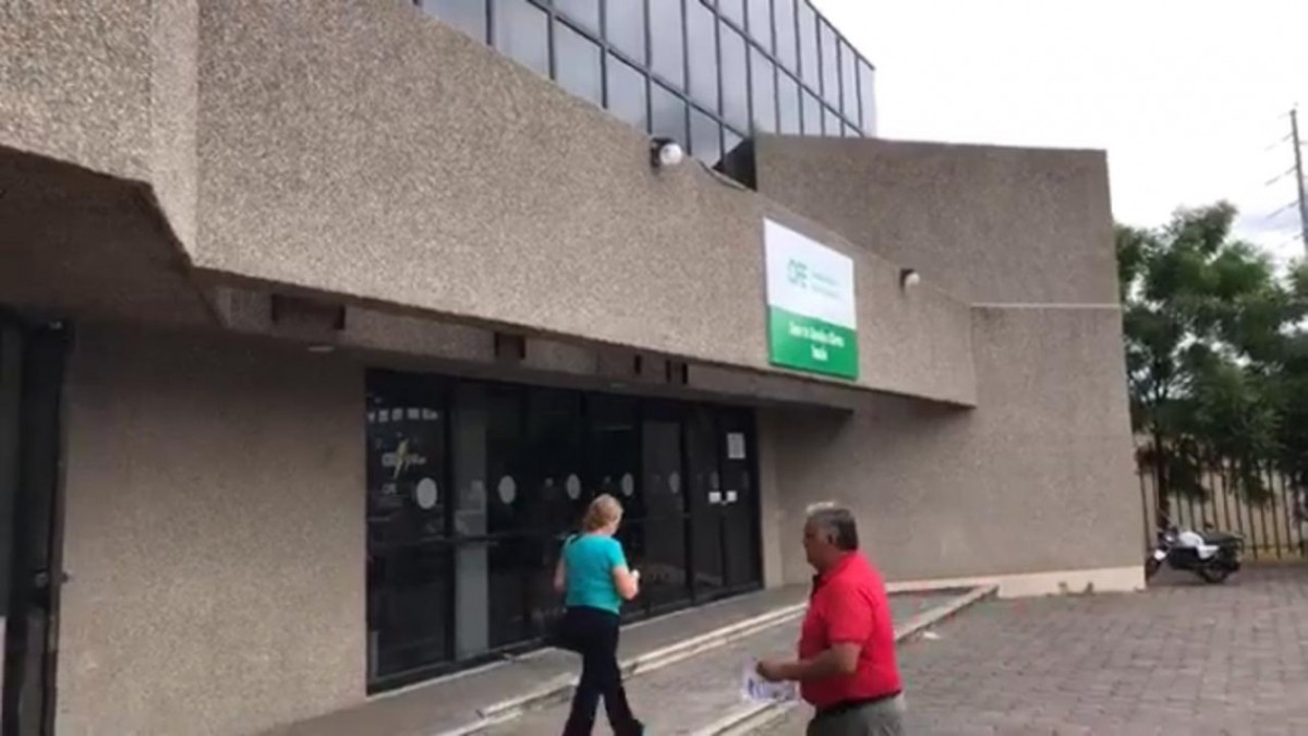 Habitantes de miquihuana protestan en la CFE