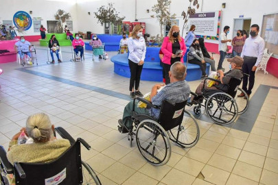 DIF Reynosa entregó sillas de ruedas