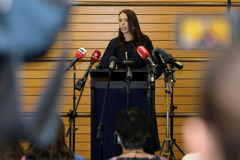 Renuncia primera ministra de Nueva Zelanda