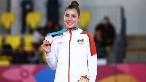 Condenan retiro de recursos de Conade hacia Dafne Navarro