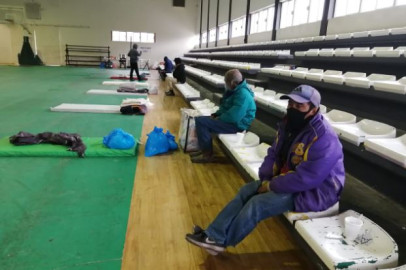 Atienden a primeros refugiados por el frio en Matamoros