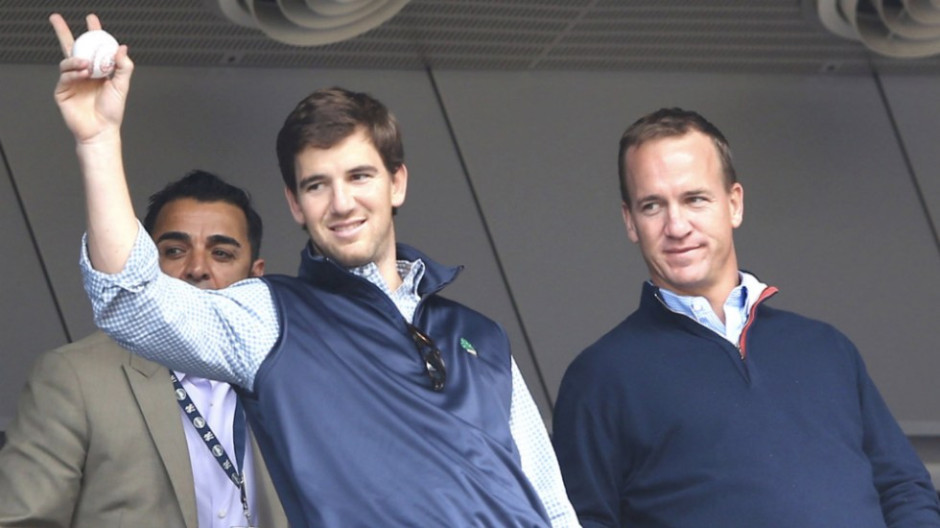 Peyton Manning dedica emotivo mensaje a su hermano Eli