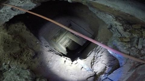 Hallan túnel bajo KFC en el que se transportaban drogas