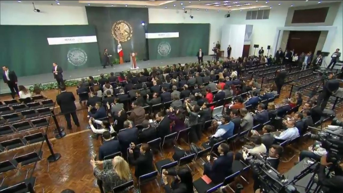 Meade deja Hacienda, González Anaya lo sustituye