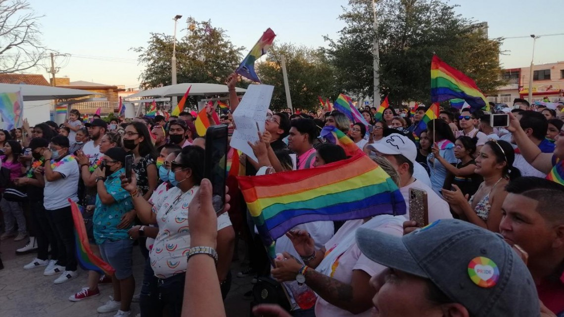Celebran 6a marcha del Orgullo Gay