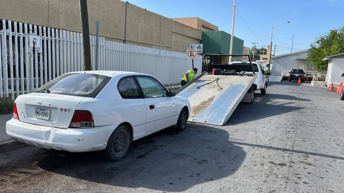 Intensifican operativos para liberar espacios en vía pública y cajones exclusivos