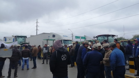 Se manifiestan Agricultores en Puente Reynosa-Pharr