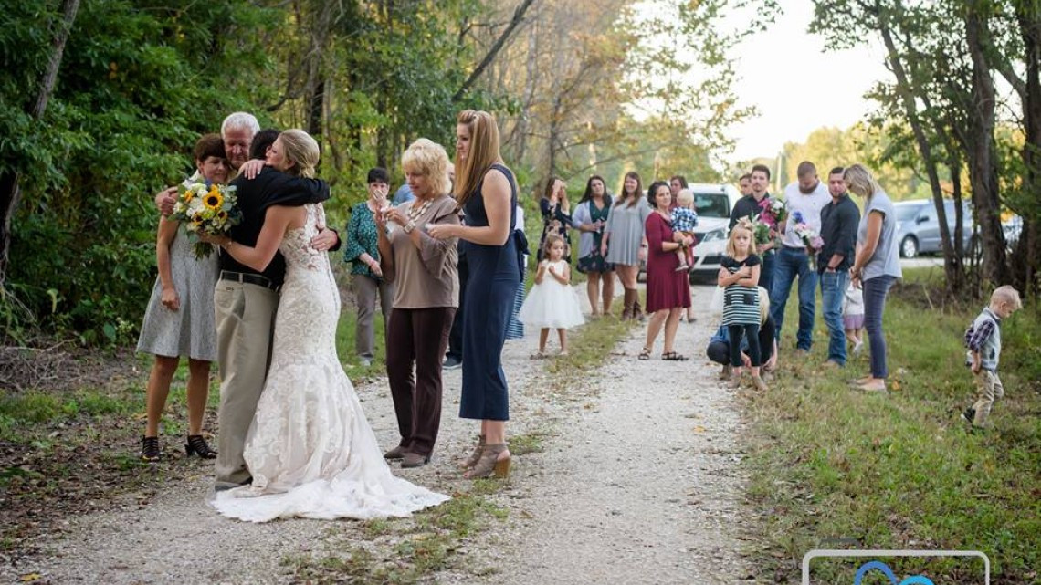 ¡Hermoso detalle! Mujer recuerda a su prometido muerto con sesión de fotos