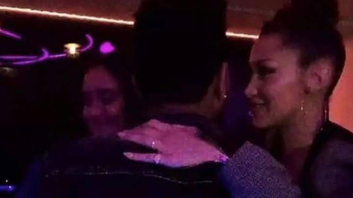 The Weeknd y Bella Hadid captados en pleno beso
