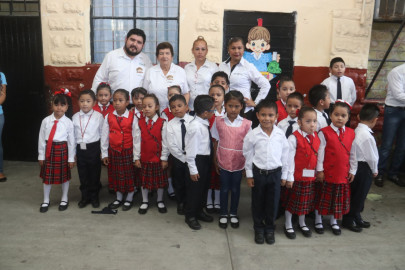 Ofrece Magda Peraza beneficios a la primaria Pedro J. Méndez