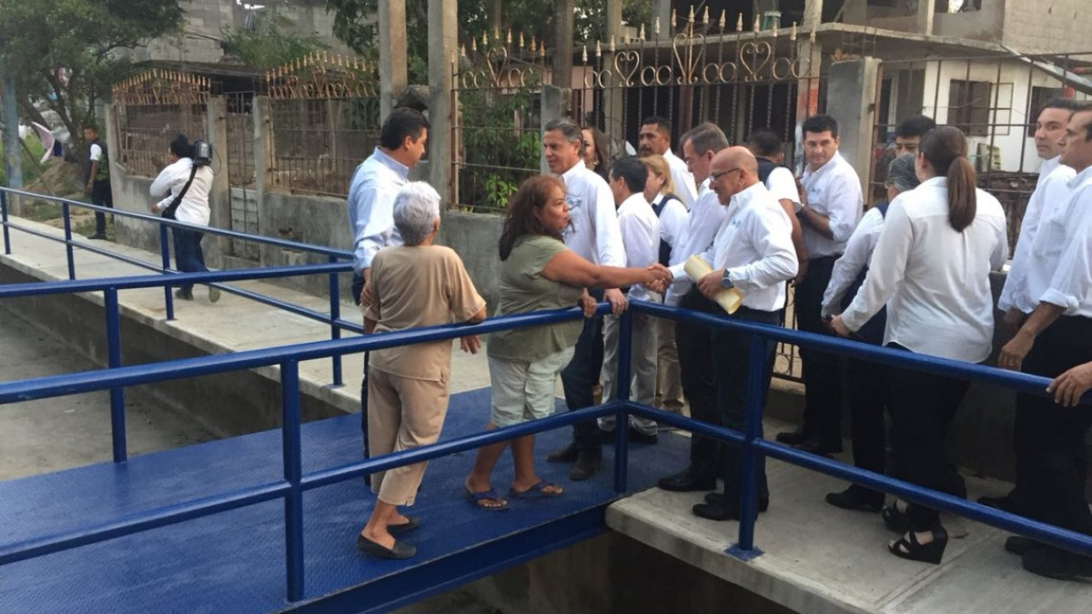 Entrega Gobernador en la Revolución Verde un dren pluvial