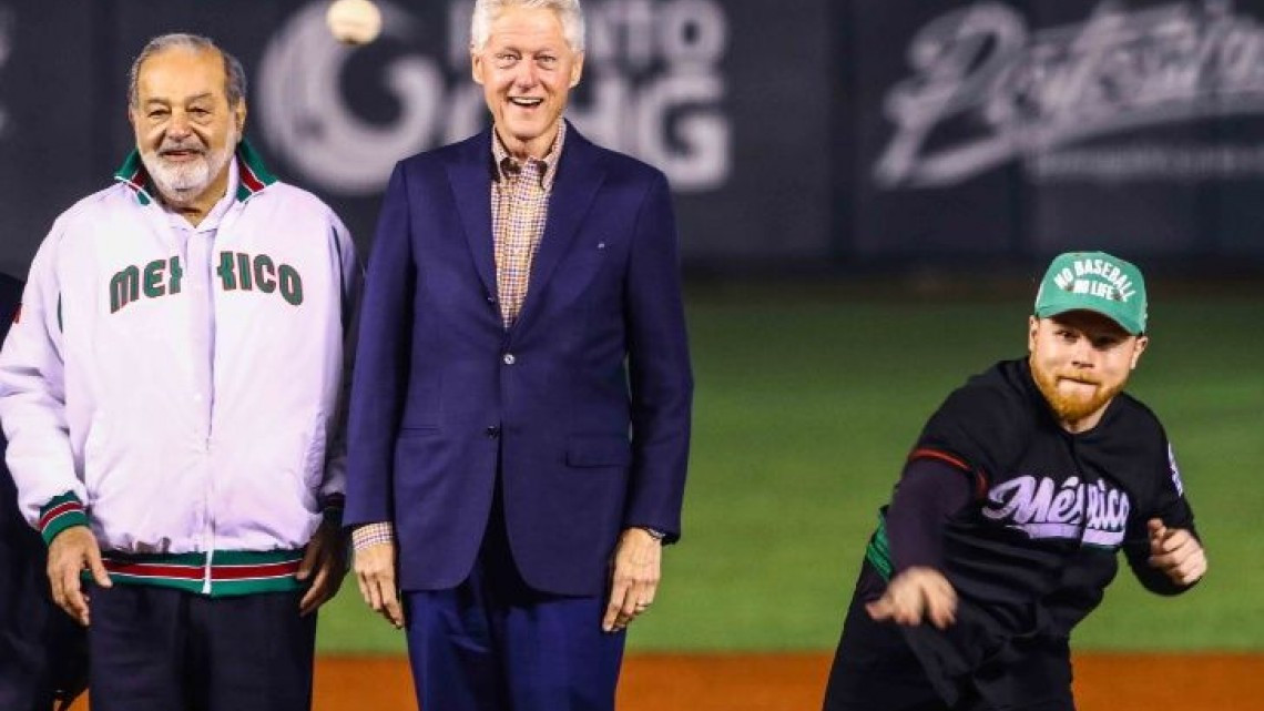 Foto de Canelo y Bill Clinton desata comentarios en redes
