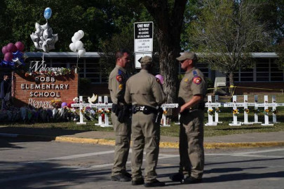 Todo el departamento de Policía de Uvalde ISD fue suspendido por "operaciones preocupantes"