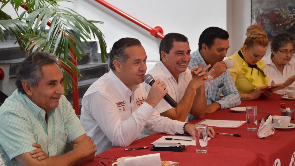 Fructífero encuentro de Adrián Oseguera en CMIC