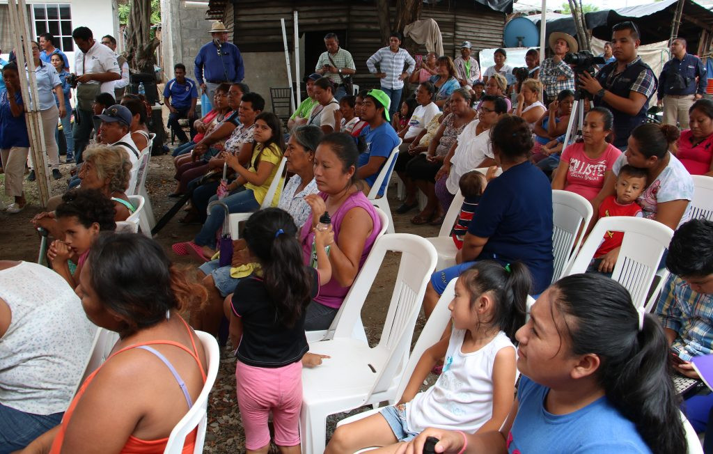 Apoyan a familias más necesitadas con el programa “Firme en tu colonia”