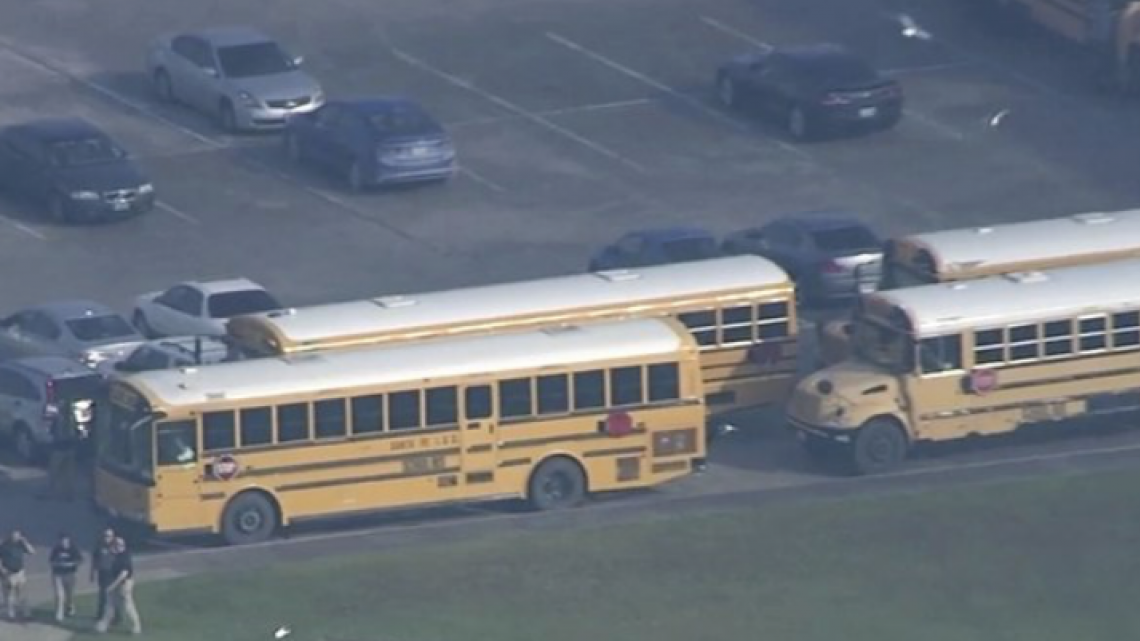 Se registra tiroteo en la escuela Santa Fe de Texas; hay un detenido 