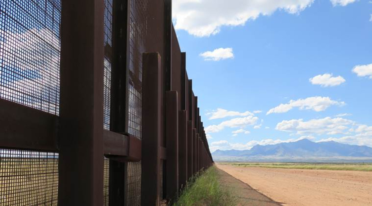 Estados Unidos sólo tiene recursos para prototipo de muro fronterizo