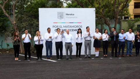 Inaugura Chichín obra en la escuela normal