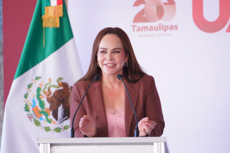 Liberan tráfico de autopista Monterrey-Nuevo Laredo;cumple alcaldesa Carmen Lilia Canturosas con transportistas