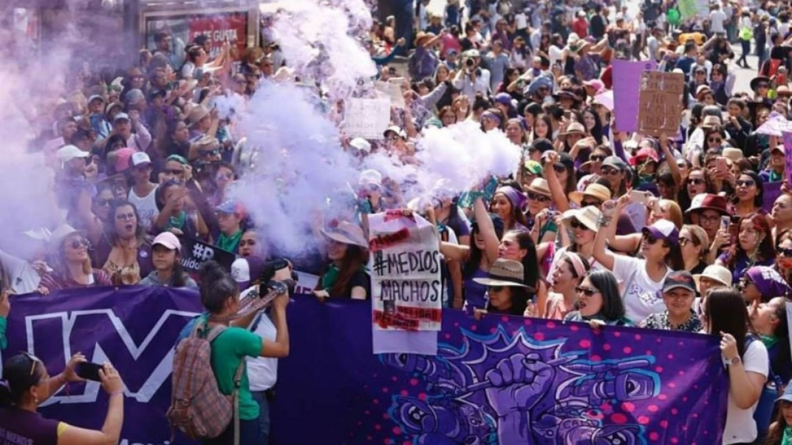 Miles de mujeres salen a las calles alrededor de todo el mundo