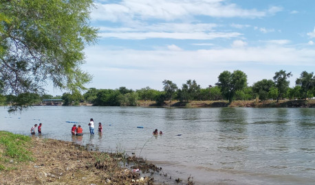 Vigilan “La Playita” 30 elementos de Protección Civil y Bomberos