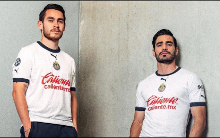 Chivas presenta el nuevo jersey de visitante