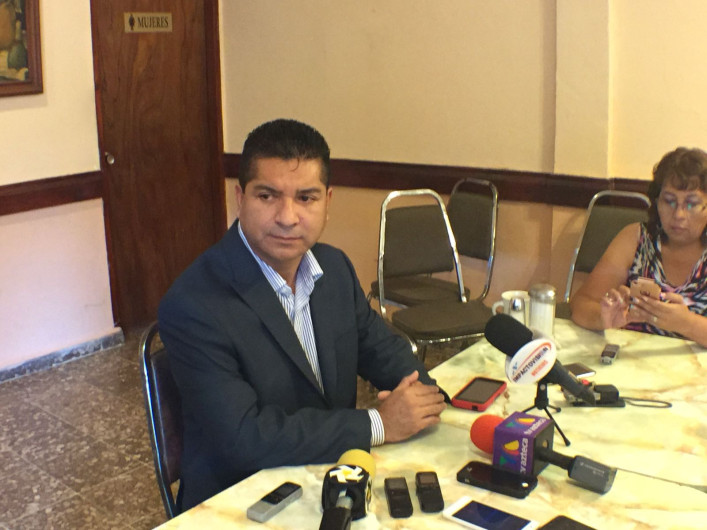 Francisco Chavira apoya muro de Trump