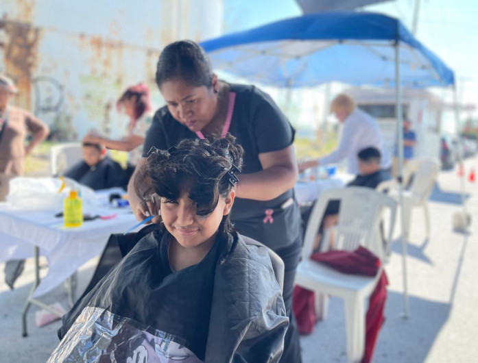 Ofrecen cortes de cabello gratis por regreso a clases