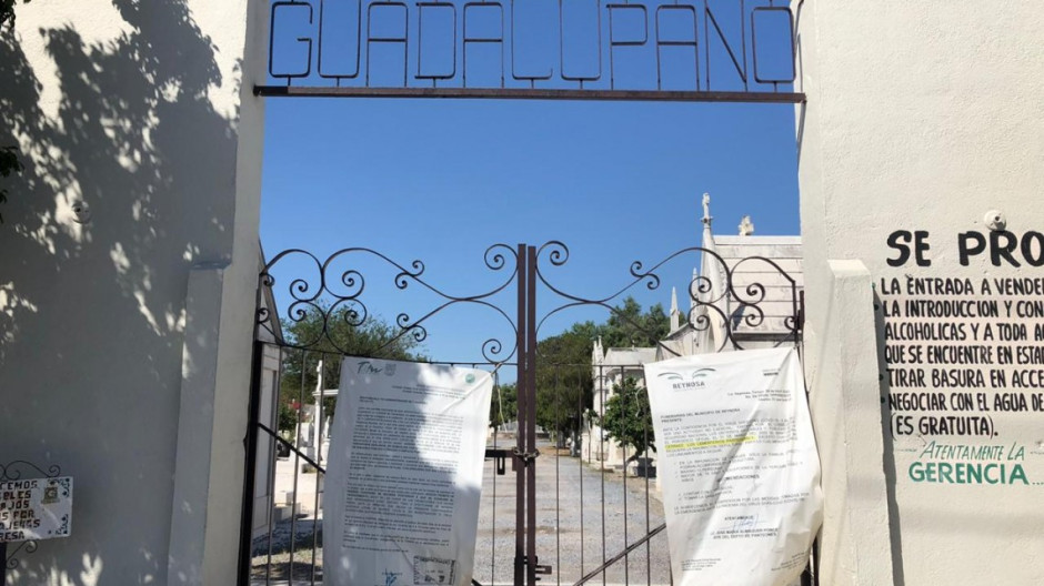 Panteones podrían admitir visitas debido a semáforo amarillo 