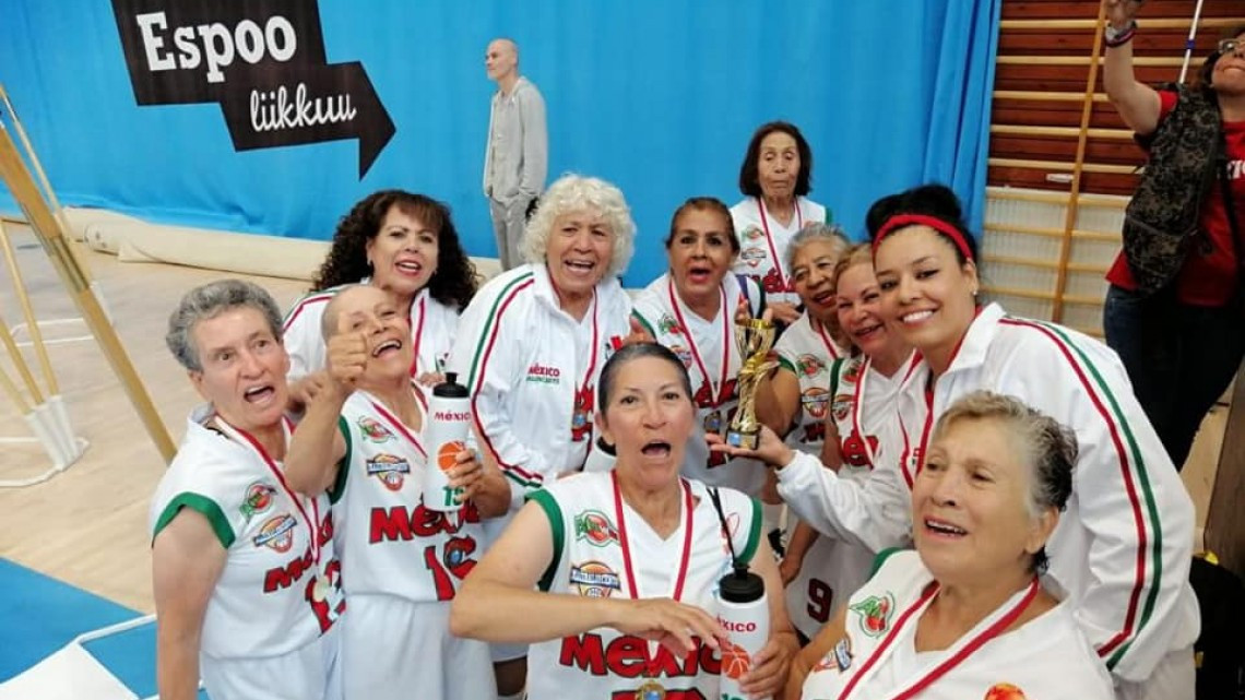 Abuelitas mexicanas ganan Mundial de básquetbol en Finlandia