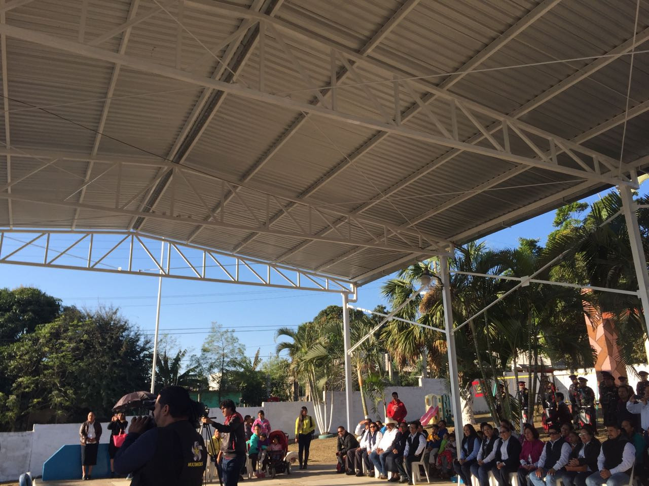 Inauguran techado de escuela preescolar