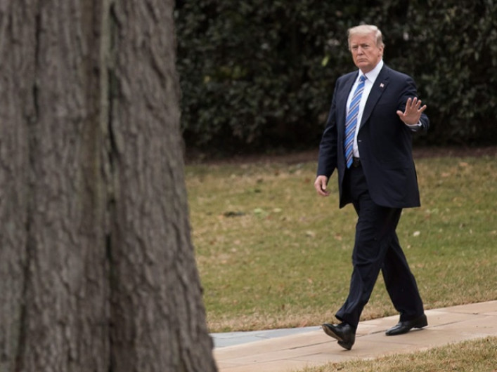 Trump contra FBI por no dar prioridad a prevención de tiroteos