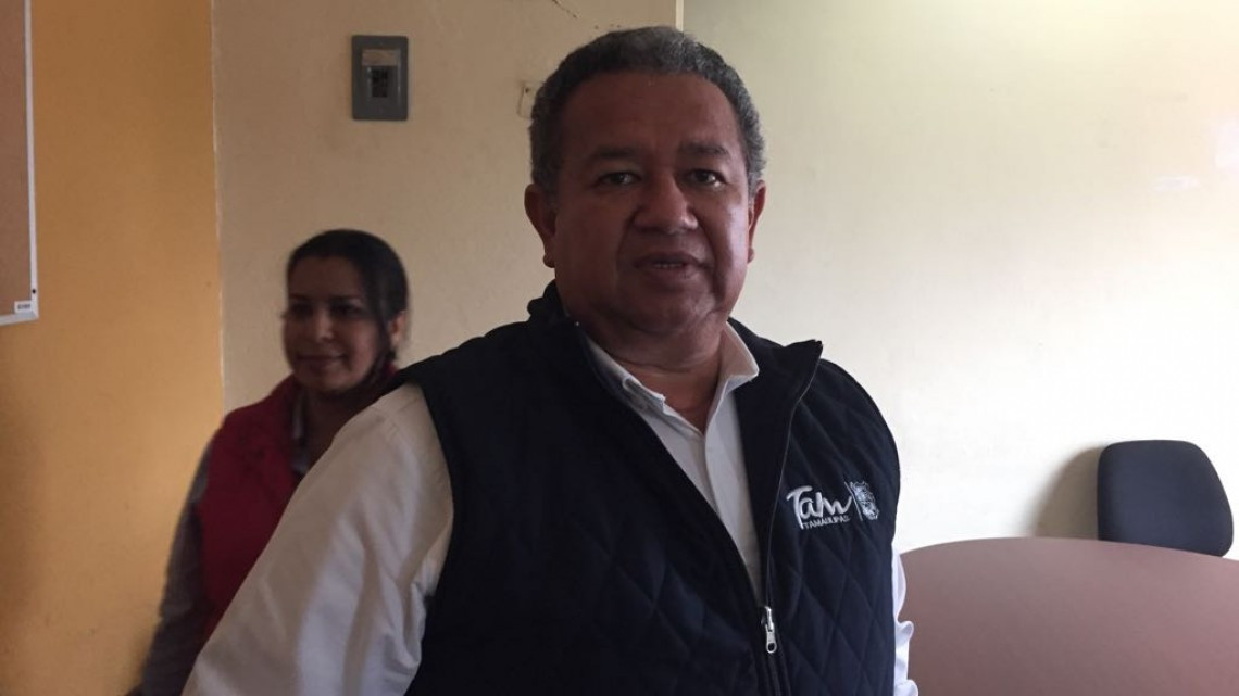 Atienden pobreza extrema con alimentos calientes en diversas zonas