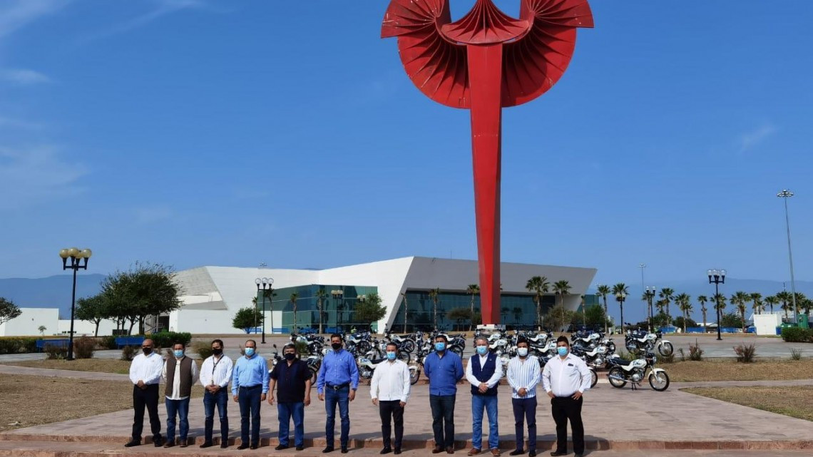 Restauranteros reciben motocicletas dentro del programa directo a domicilio 