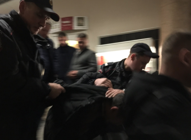 Atacan con un cuchillo a una periodista en emisora rusa 